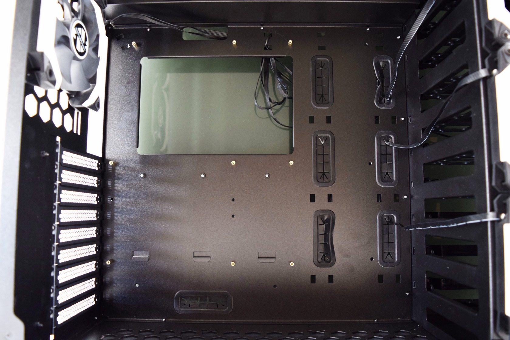 Boitier Grand Tour E-ATX Cooler Master Haf 700 RGB avec panneau vitré (Noir) à prix bas