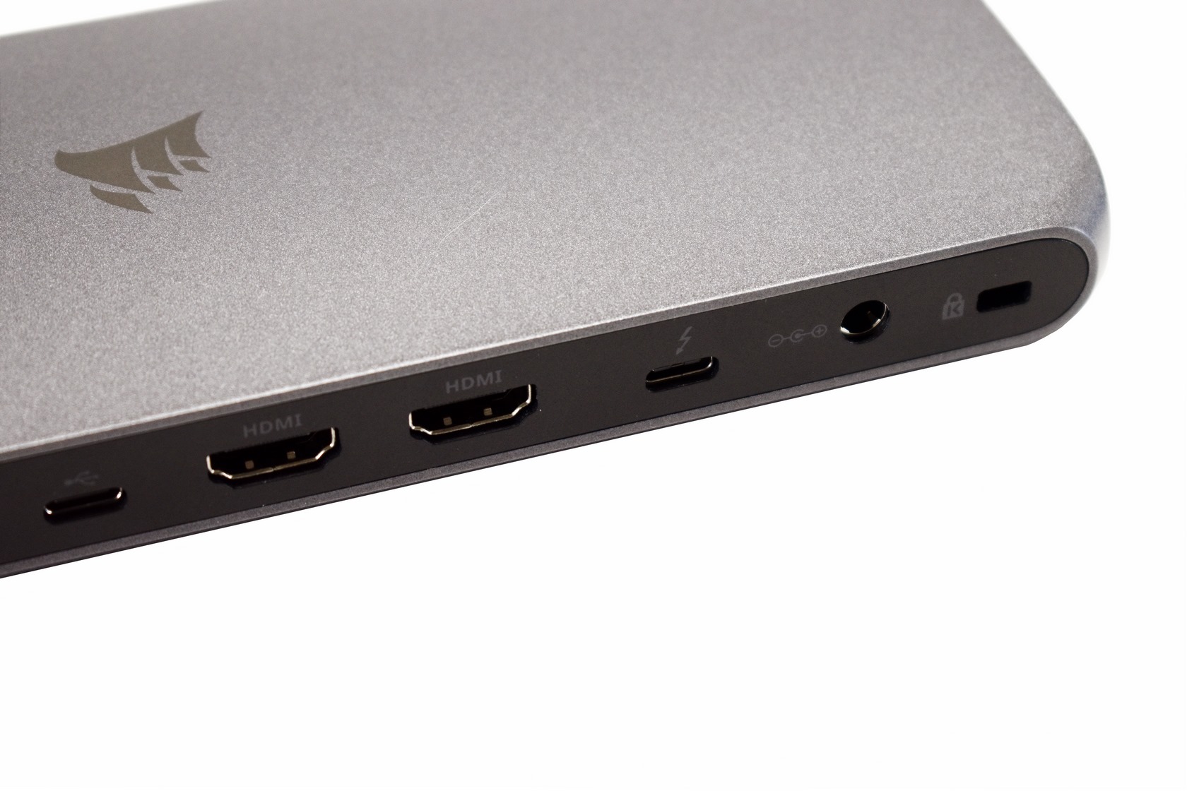 Is the TBT100 Thunderbolt 3 Dock compatible with M1 MacBooks? | CORSAIR