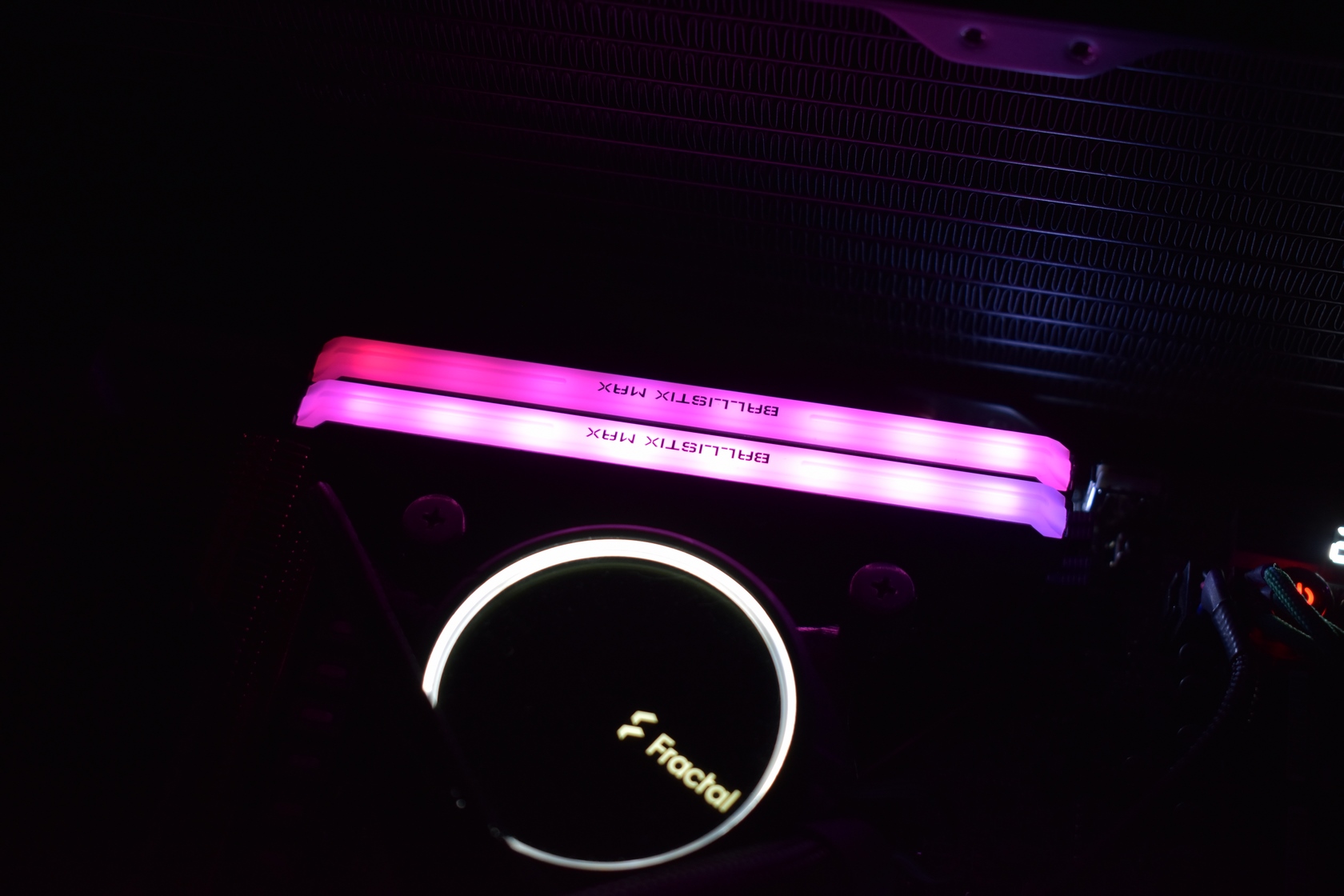 Crucial Ballistix Max RGB 32GB DDR4 4400MHZ CL19 Dual-Channel Kit