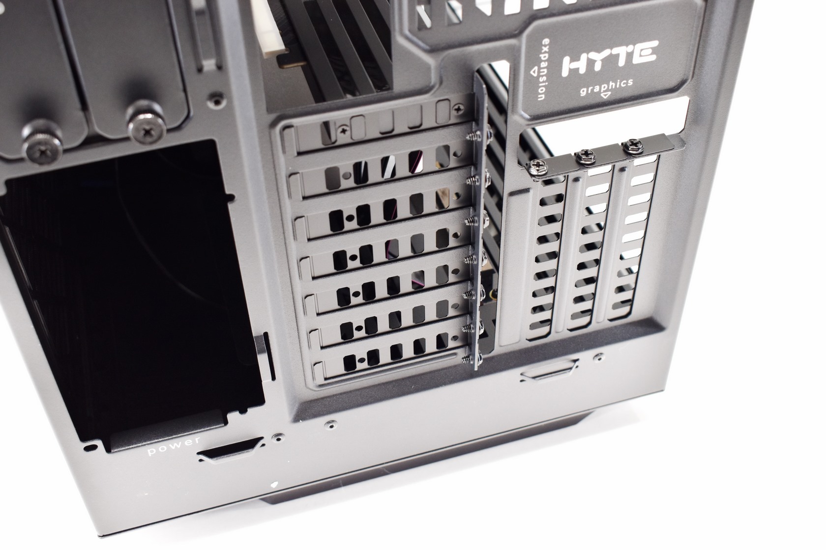 Hyte Y60, Side Panel Lines