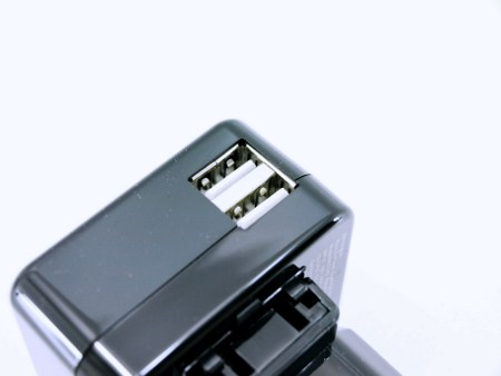 dual usb charger 010t