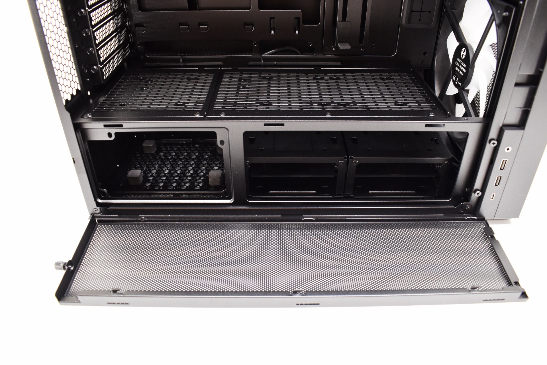Lian Li Lancool 217 INF Midi Tower Review