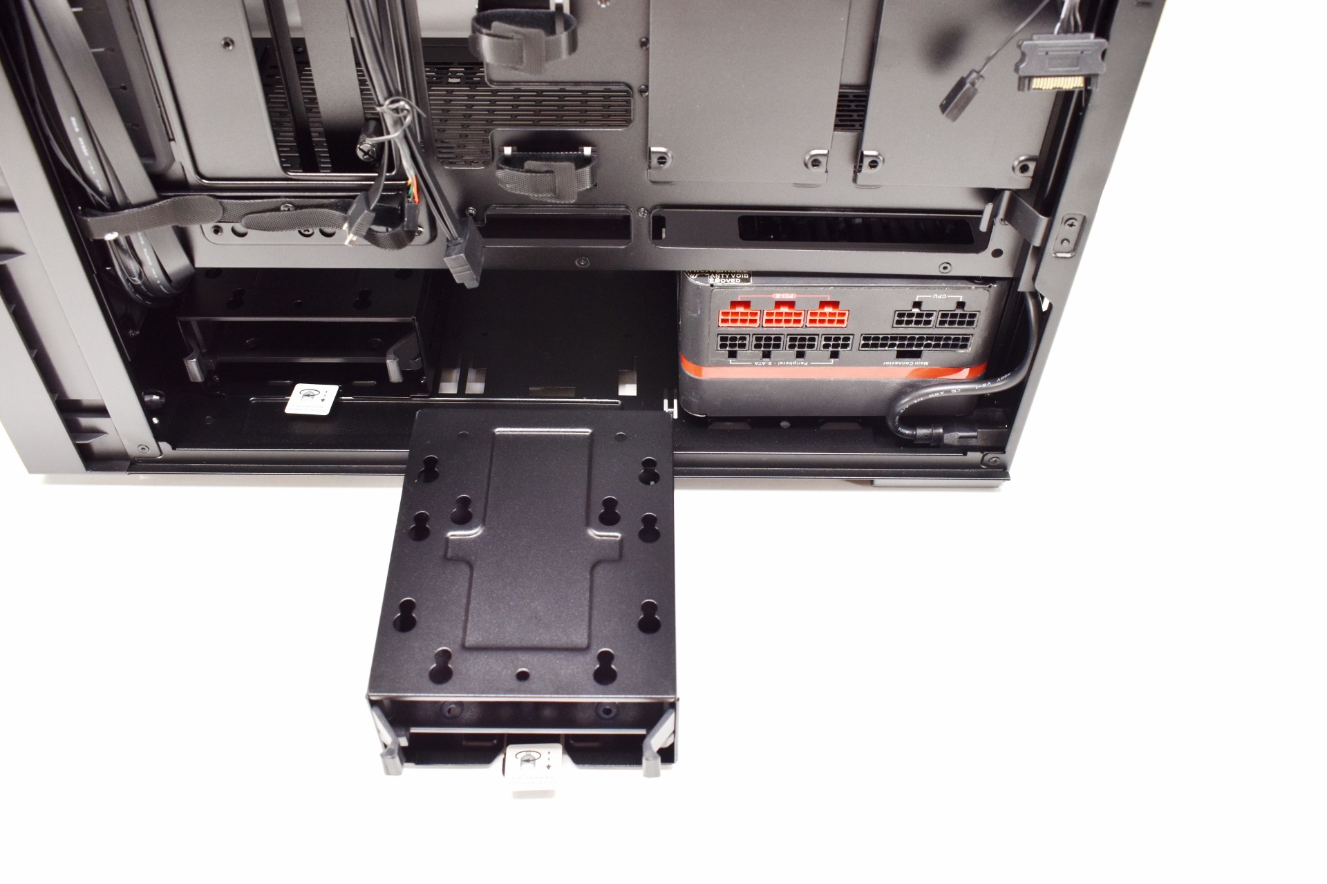 Lian Li Lancool 217 INF Midi Tower Review