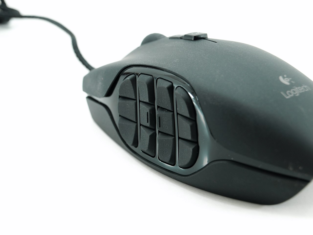 Review: Logitech G600 is an excellent MMO gaming mouse