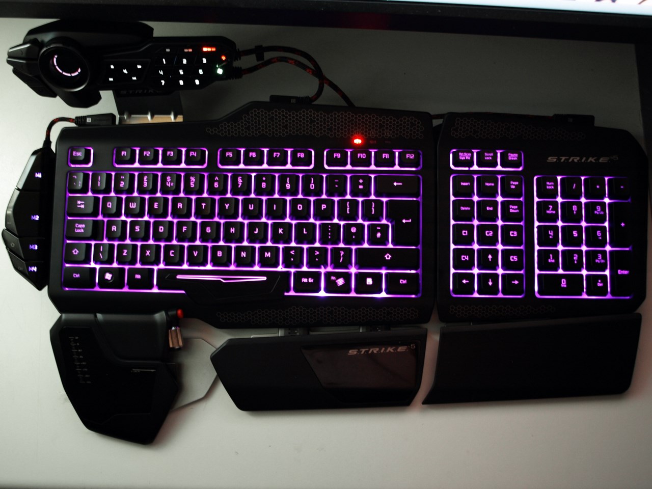 Клавиатура страйк. Mad Catz Strike 5. Mad Catz s.t.r.i.k.e. 2. S.T.R.I.K.E 5 Keyboard. Mad Catz Strike 4.