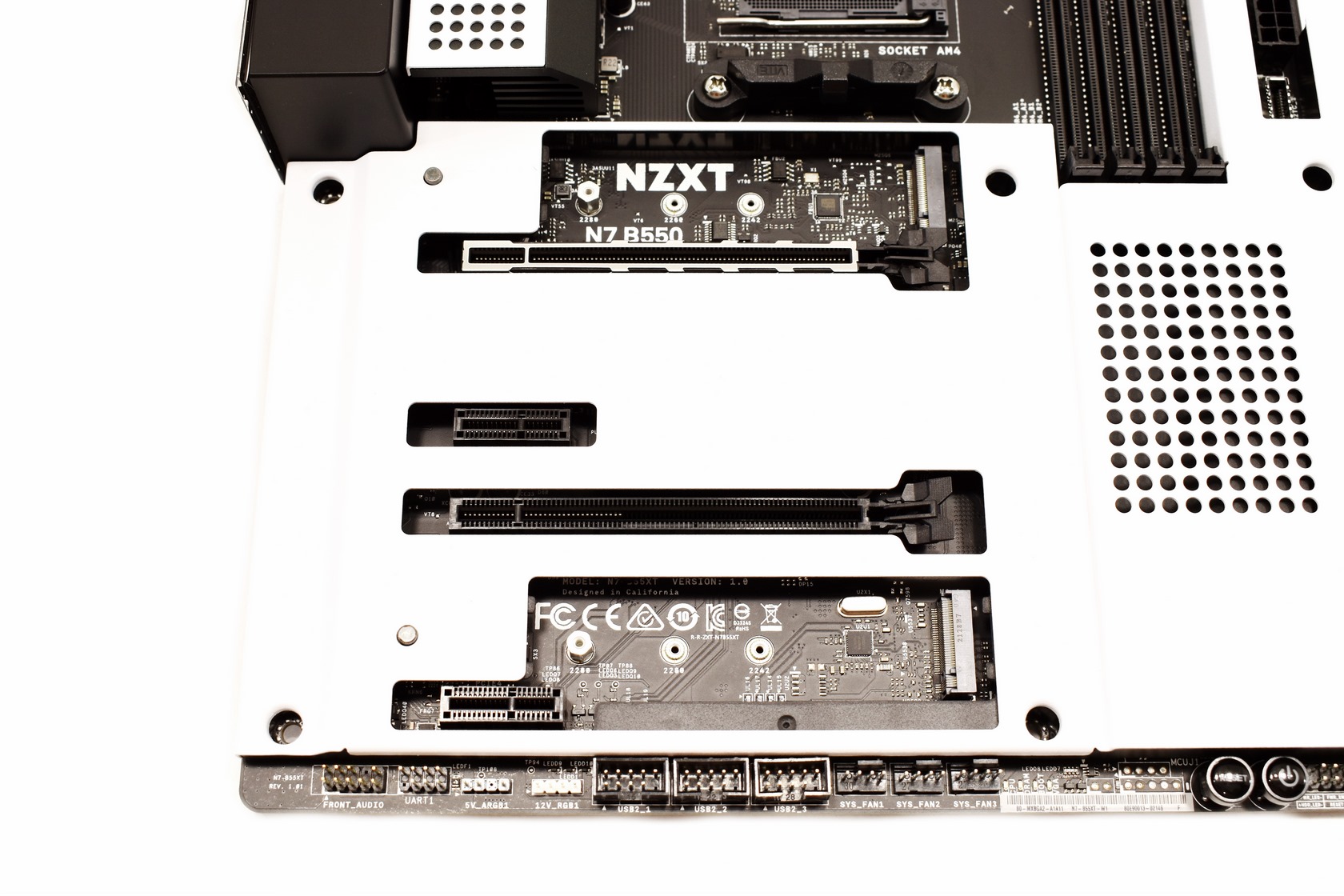 Test • NZXT N7 B550 - Le comptoir du hardware