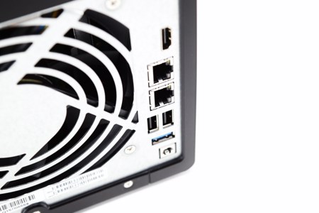 qnap ts 451 plus 8g 18t