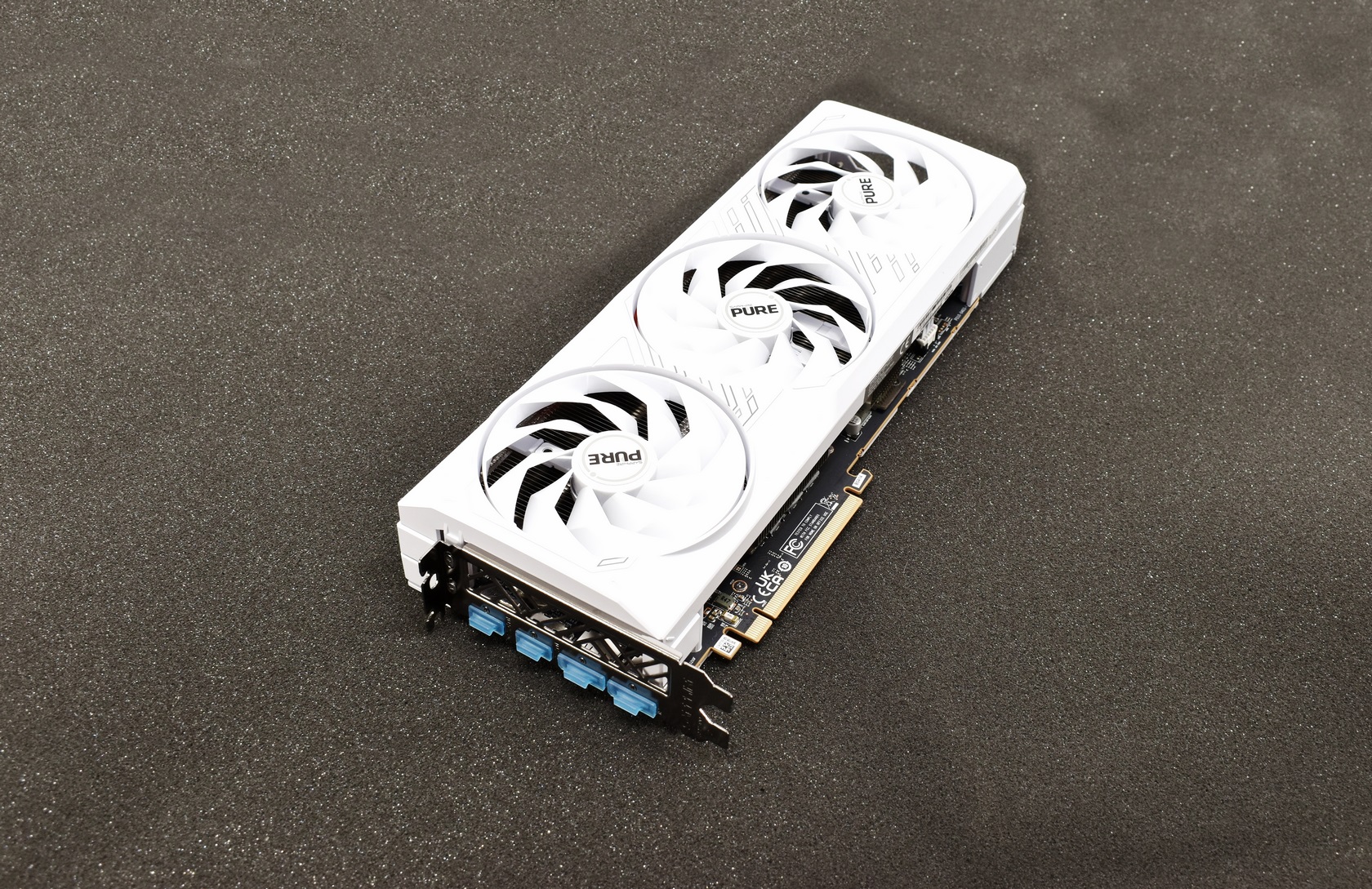 SAPPHIRE Nitro+ & Pure AMD Radeon RX 7700 XT 12GB OC Graphics
