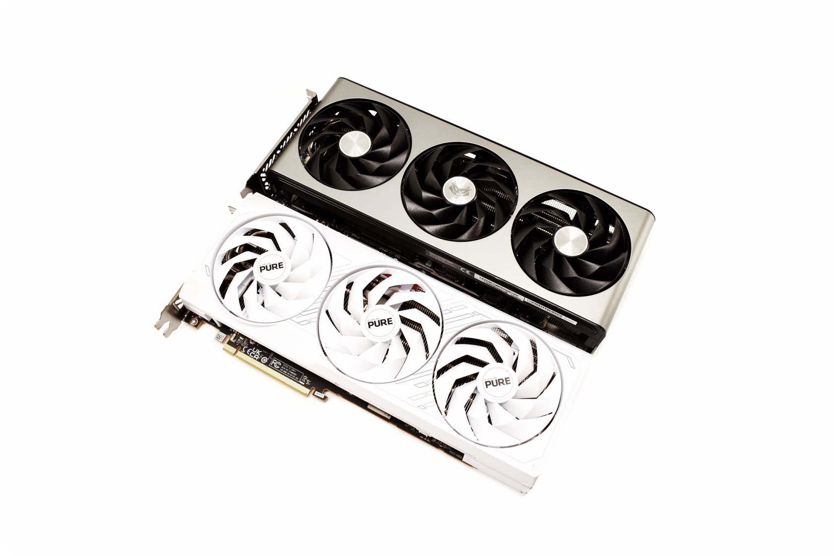 SAPPHIRE Nitro+ & Pure AMD Radeon RX 7700 XT 12GB OC SAPPHIRE Nitro+ & Pure AMD Radeon RX 7700 XT 12GB OC