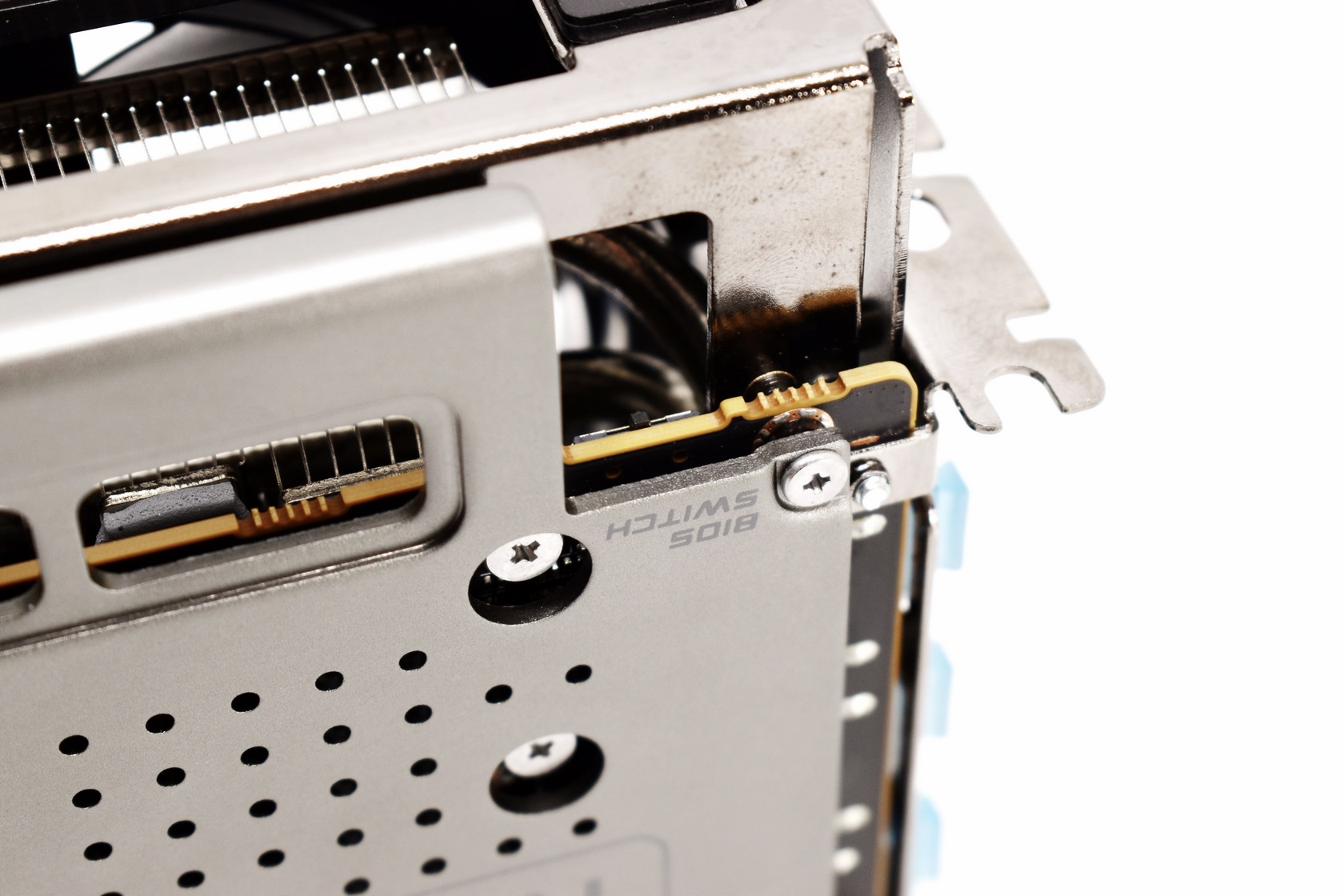 SAPPHIRE Nitro+ & Pure AMD Radeon RX 7700 XT 12GB OC SAPPHIRE Nitro+ & Pure AMD Radeon RX 7700 XT 12GB OC