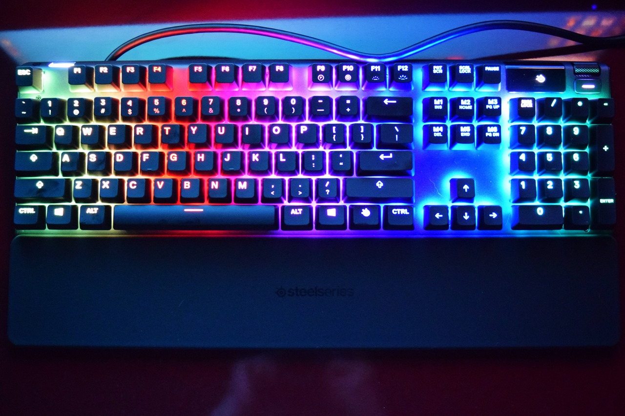 Steelseries Apex Pro Mechanical Gaming Keyboard Review