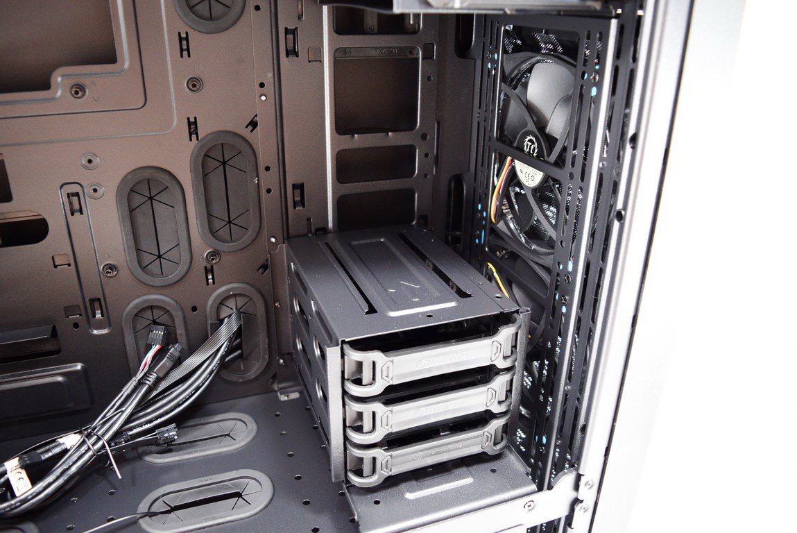 Thermaltake Core X71 Full Tower Review